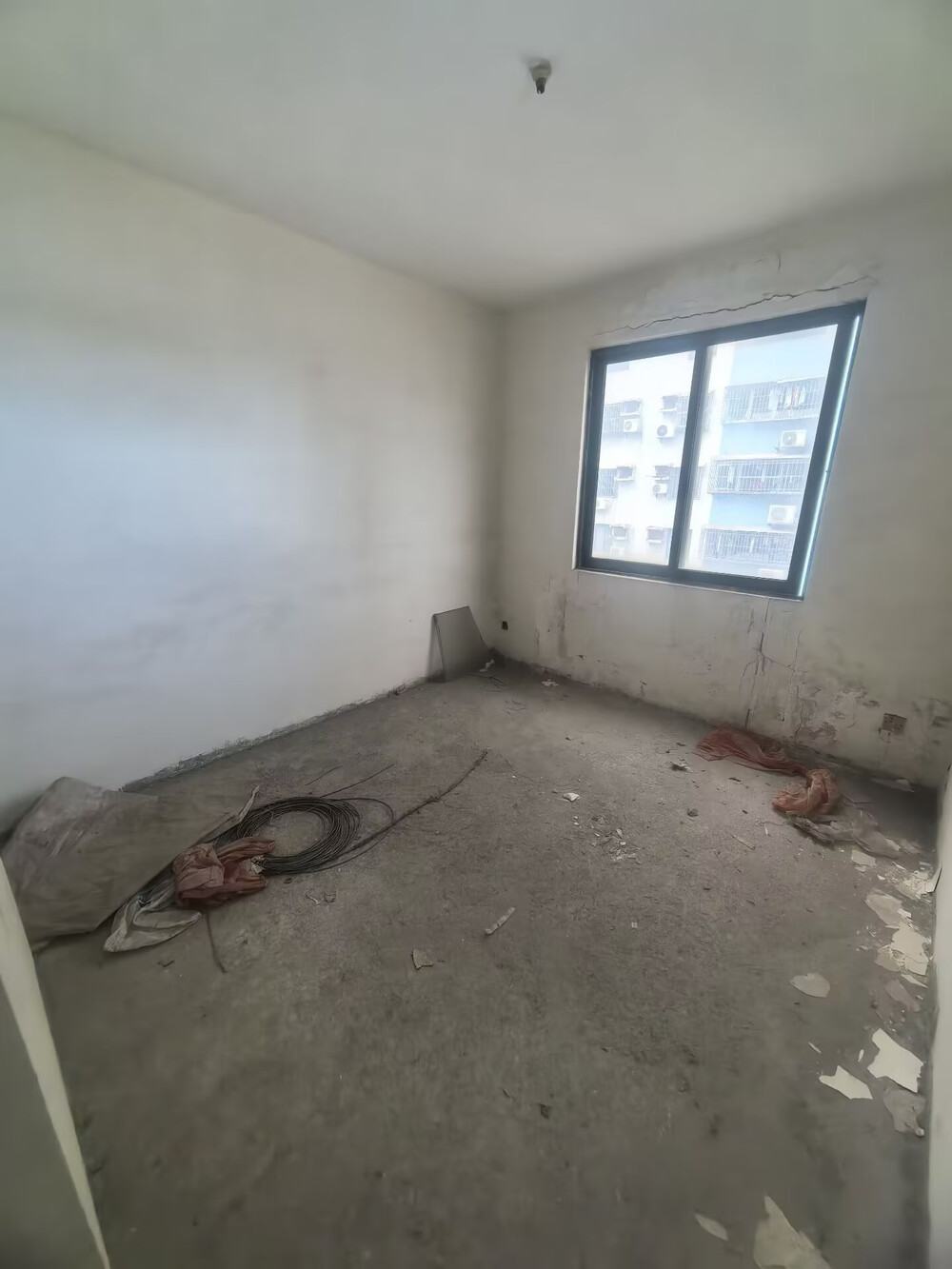 东莞市虎门镇金湾花园金富楼8b房