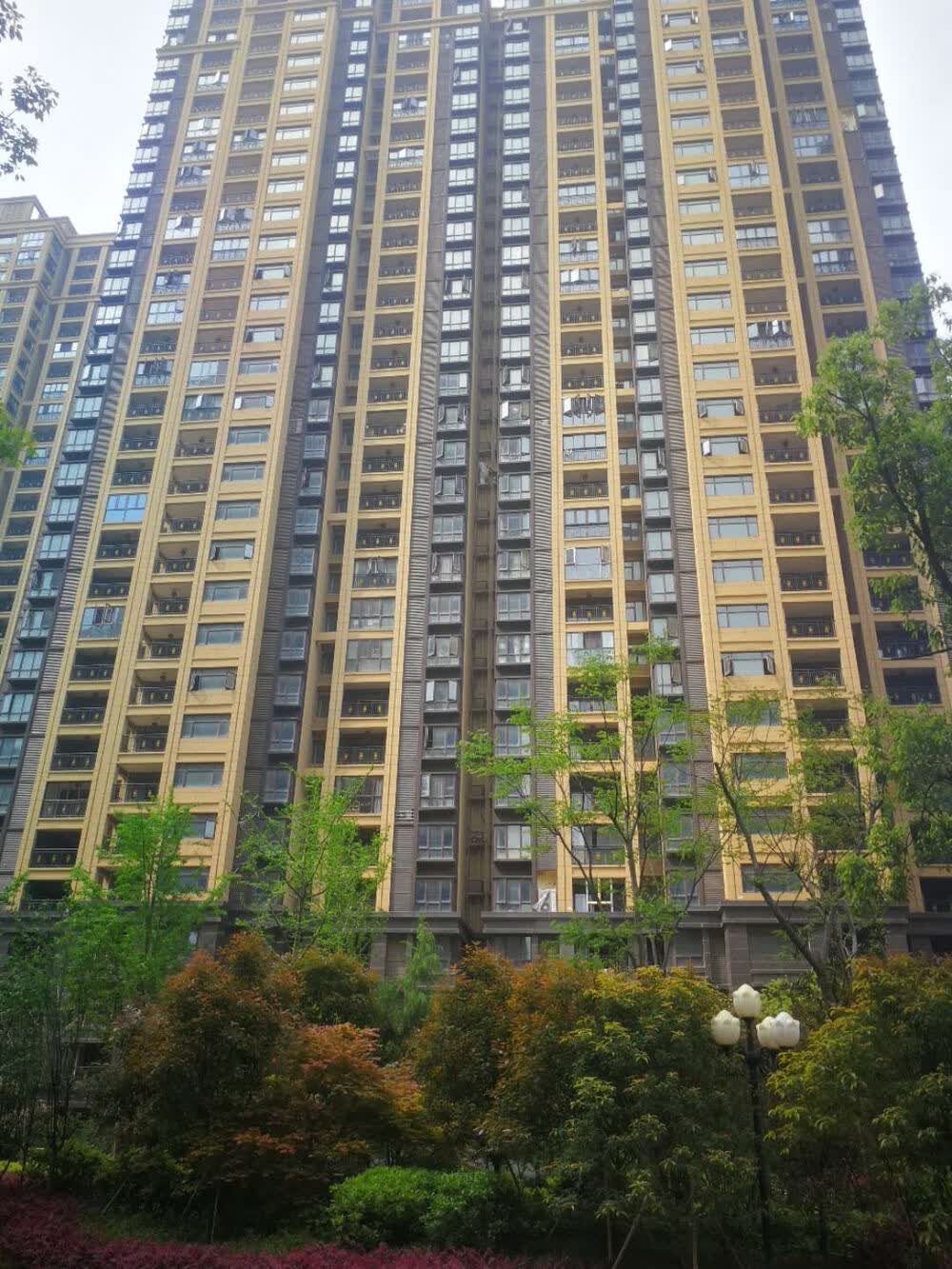 南昌市红谷滩新区九龙湖花园i区住宅小区22住宅楼二单元302室