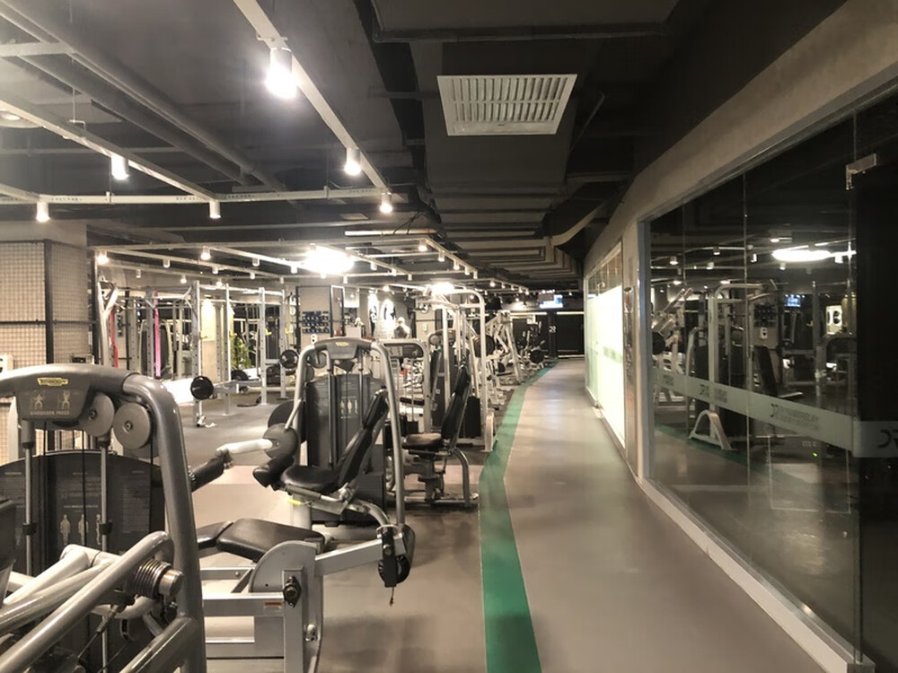 光耀东方峰会负2201至负2203室（带47个车位）