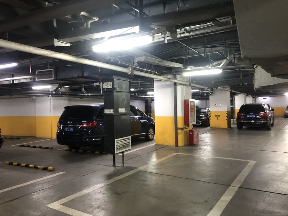 光耀东方峰会负2201至负2203室（带47个车位）