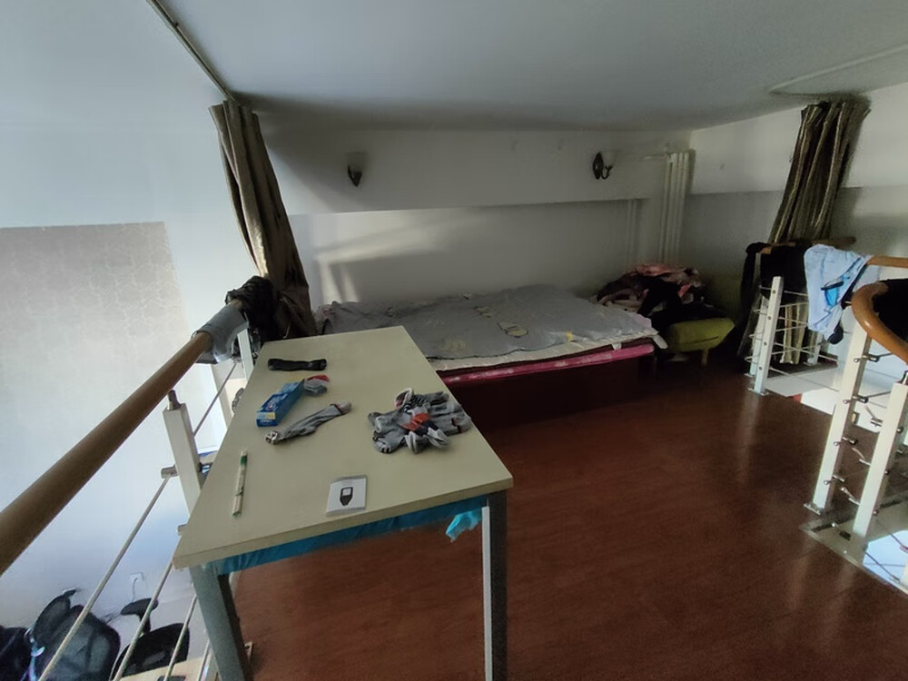 宏远航城广场7号楼517、519室