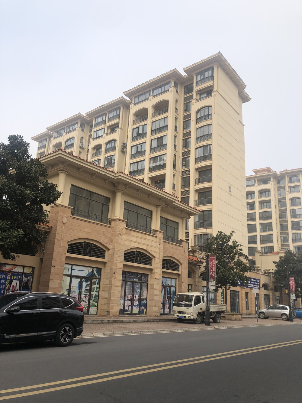 位于荆门市东宝区昊天·山水城,建筑面积:109㎡,所在楼层:11,总楼层