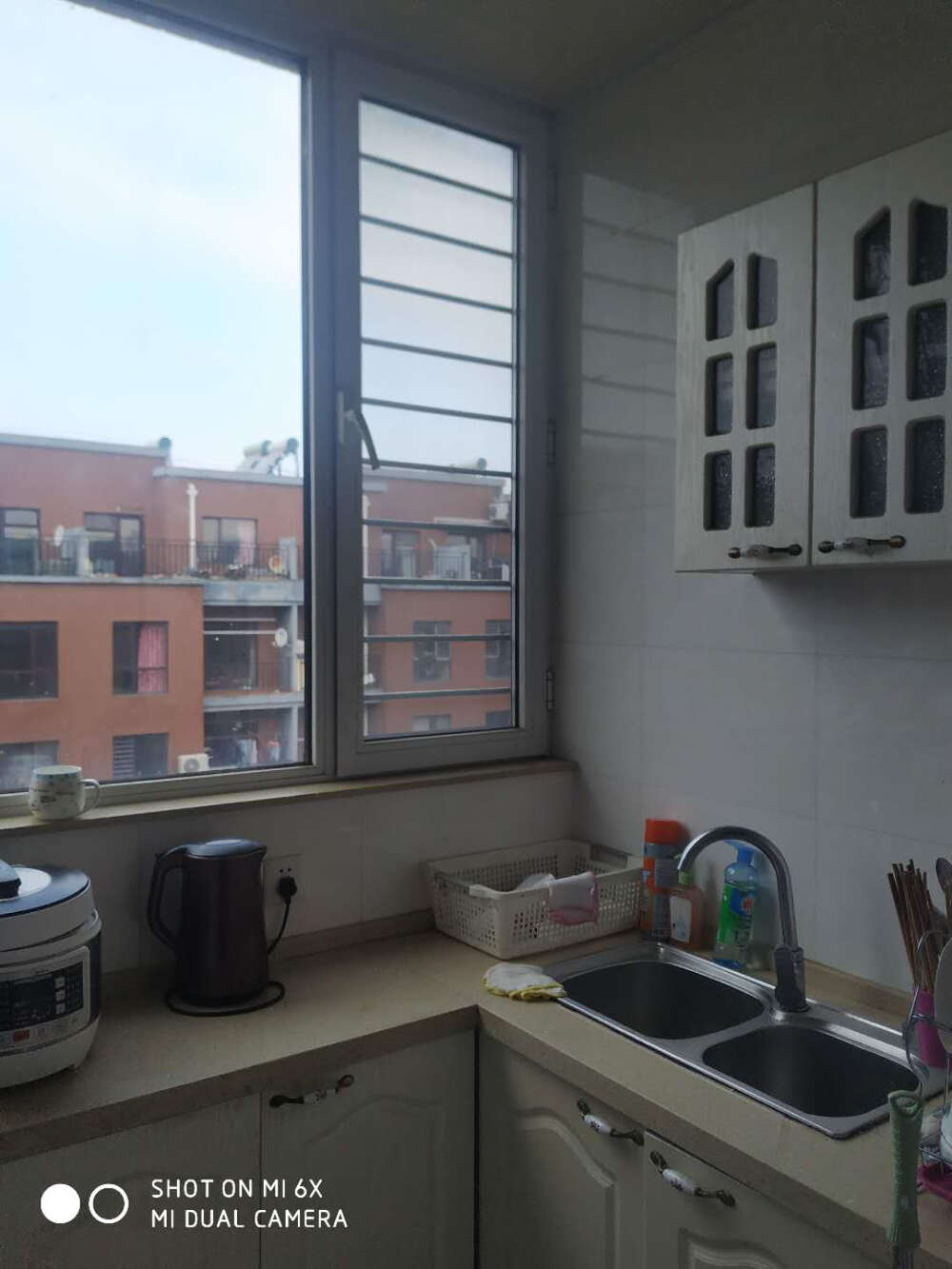 丹东市振安区果园沟路27号3单元606室