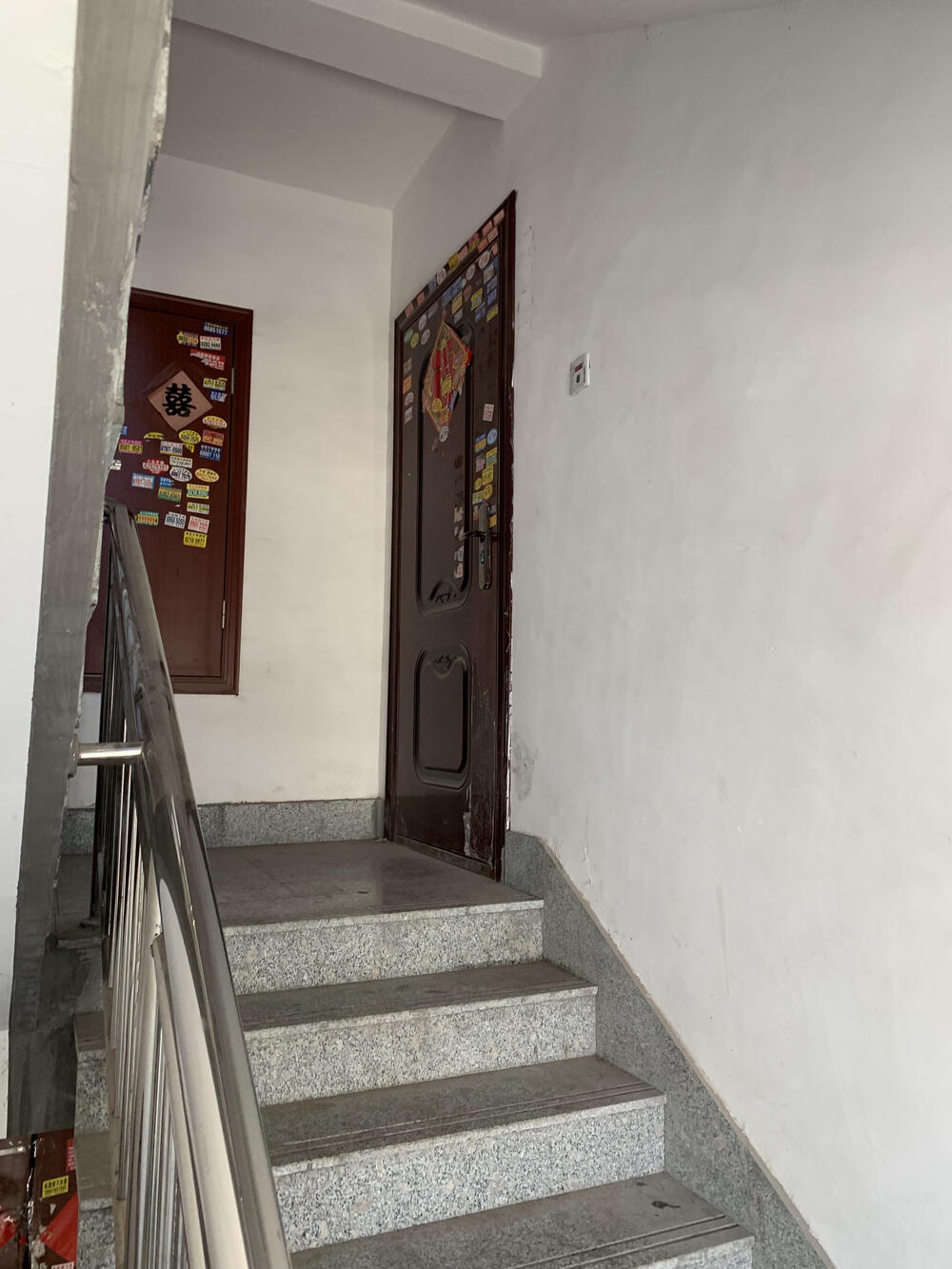 6层,建筑结构:混合,(特别提醒:该房产系农村集体开发建设的住宅用房