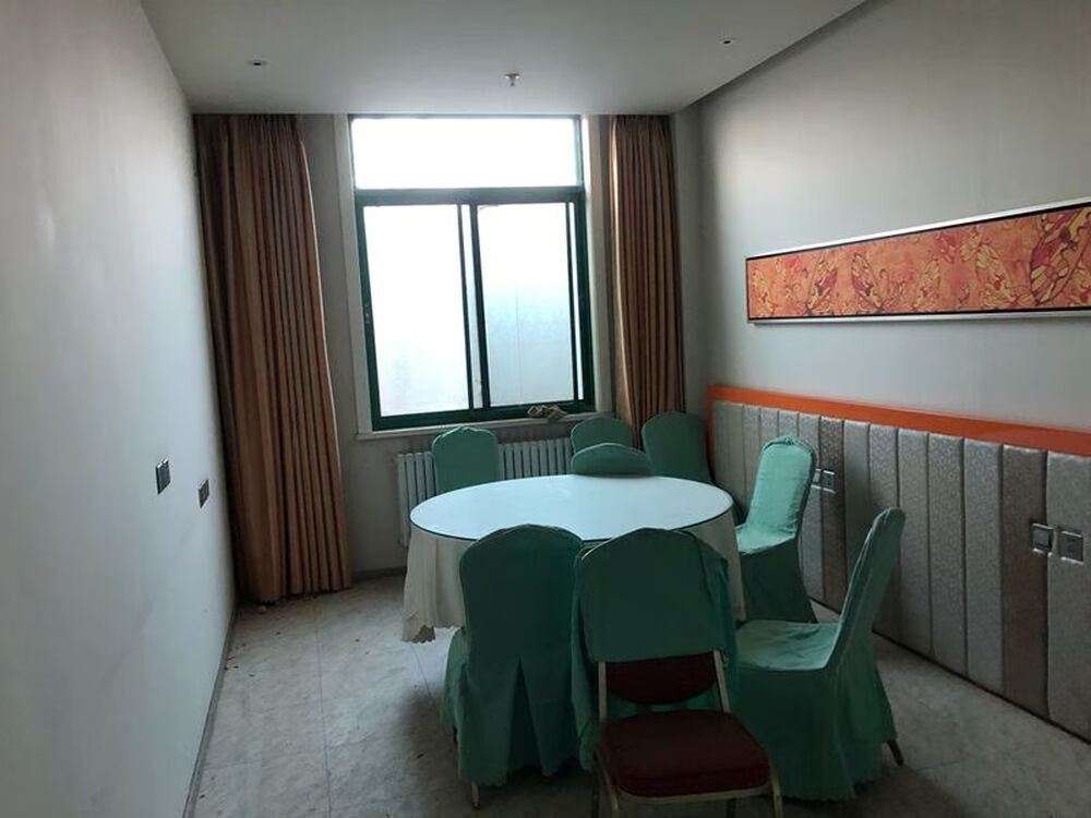 张场村 东1幢1至4层