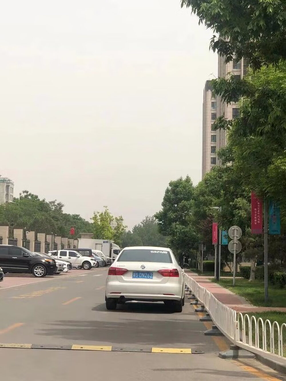 东亚尚品台湖1号楼1518室