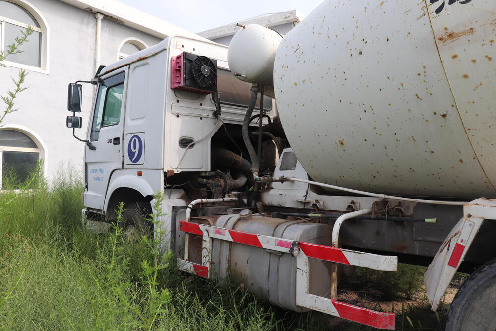 辽ng1052重型特殊结构货车一辆