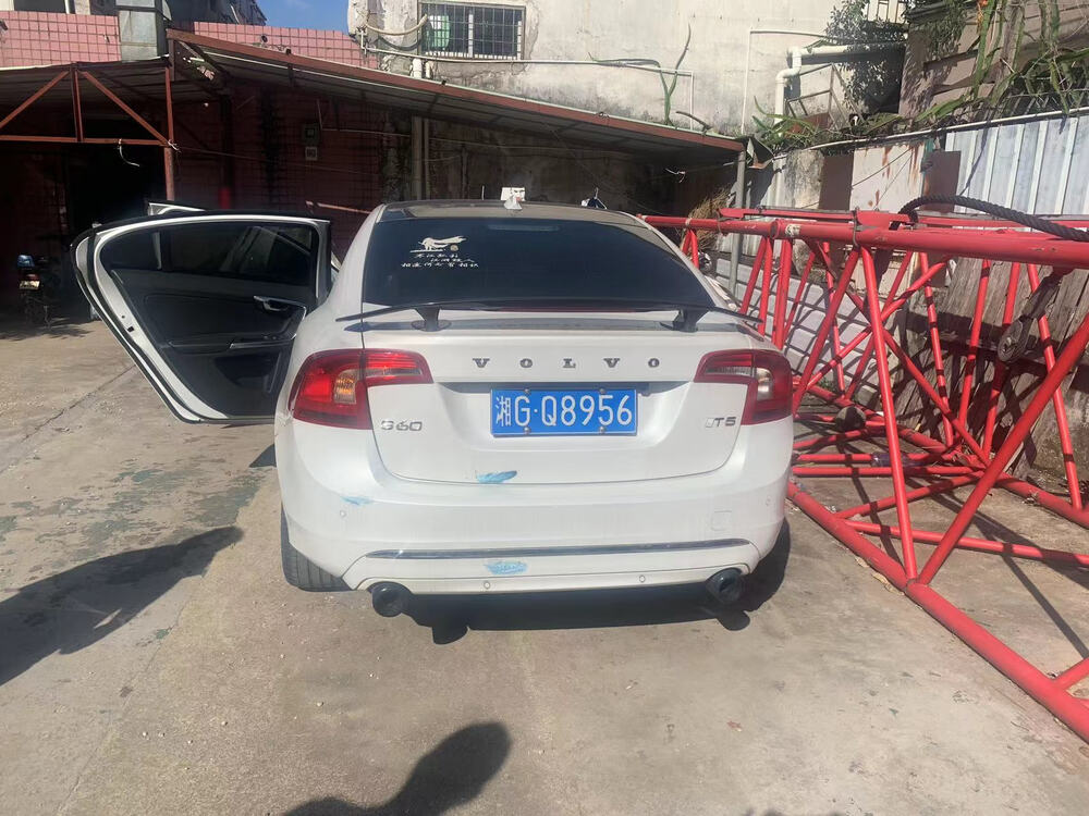 幸建军名下车牌号为湘 gq8956的汽车