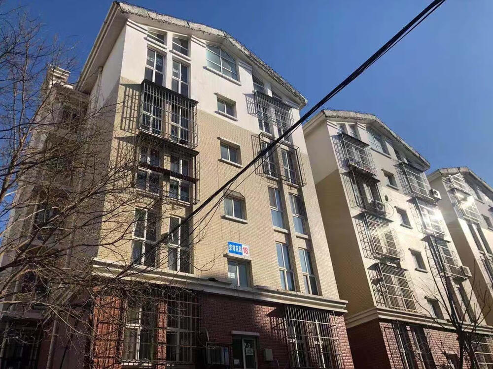 河北省香河县香河开发区京津花园小区18号楼2单元102室