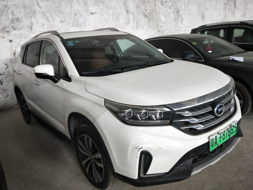 第一次拍卖车牌号码粤af87885传祺牌小型普通客车一辆