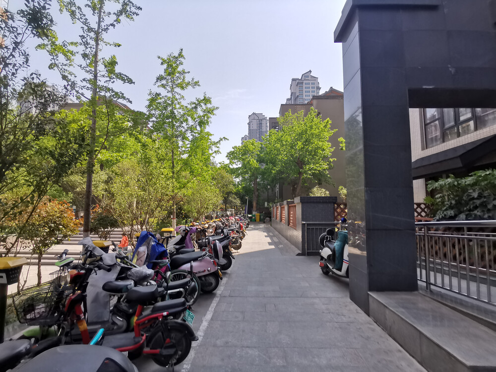 郑州市上街区淮阳路南段23号院亚星江南小镇b4号楼16层1603号房产