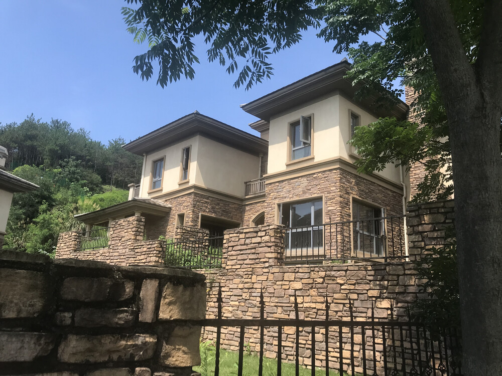 第一次拍卖南昌市湾里区红湾大道66号保利半山国际花园28楼102室