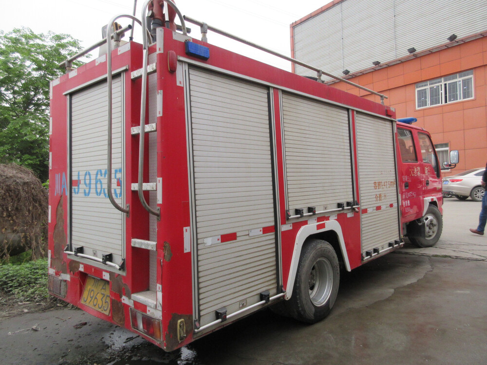 川aj9635赛沃牌中型专项作业车