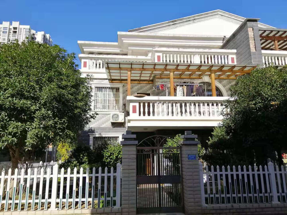 浏阳市集里办事处百宜小区实勘为银苑别墅18号房屋一套