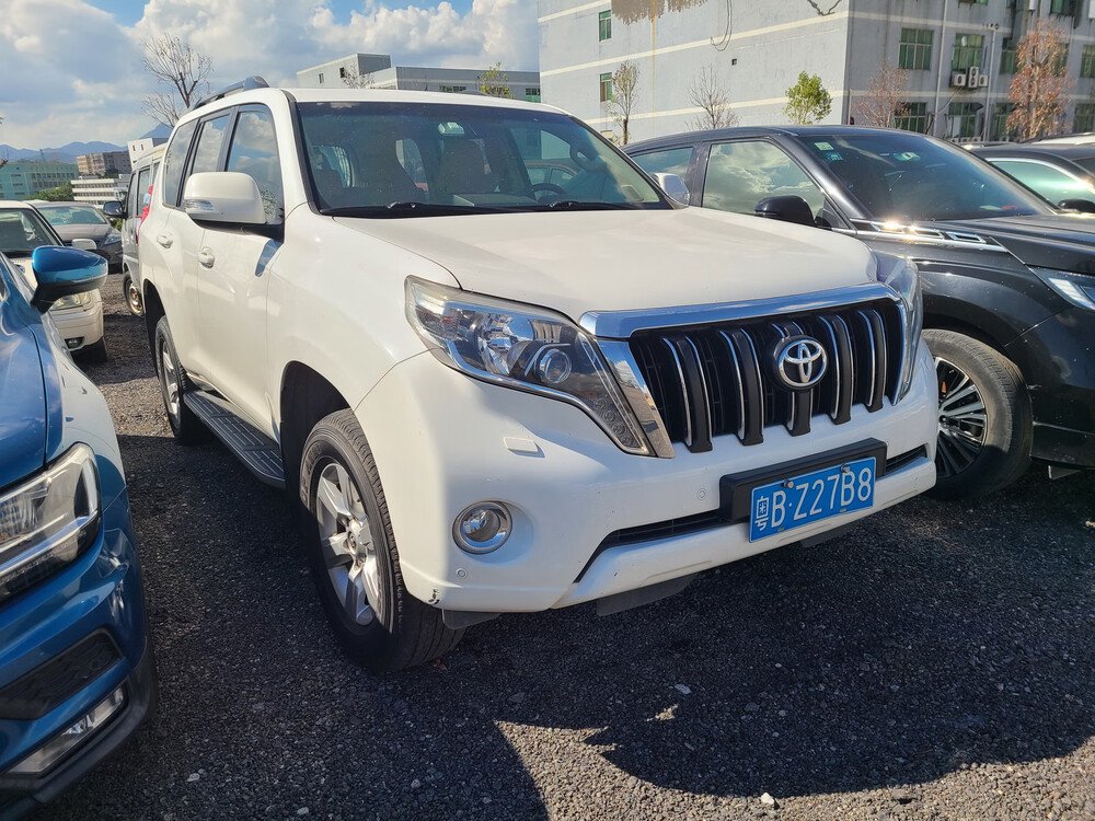 车牌号为粤bz27b8丰田牌小型普通客车一辆(不含深圳更新指标)-京东司