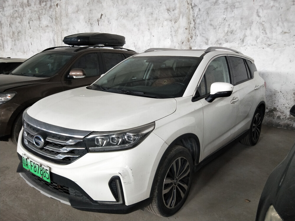 第一次拍卖车牌号码粤af87885传祺牌小型普通客车一辆