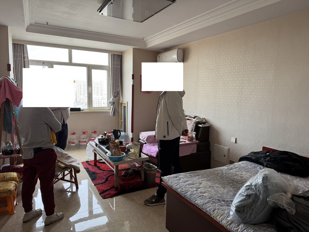 庄河市城关街道日新委黄海明珠小区22号10层15号