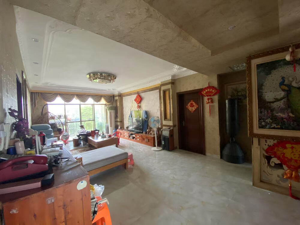 灵山县县城北面丰塘路口望阳上东区18幢1单元502号