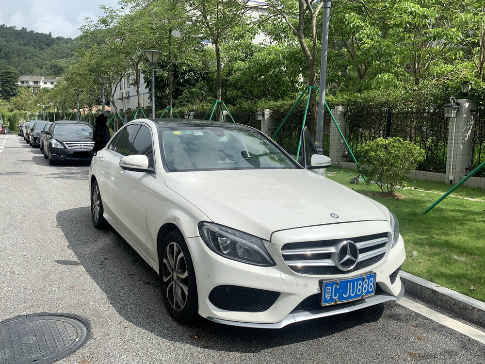 粤cju888号牌梅赛德斯-奔驰牌小型轿车-京东司法拍卖
