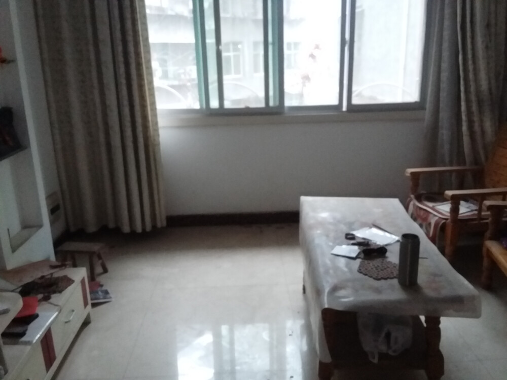 位于安岳县龙台镇西大街李家湾小区13幢1单元402号住宅房地产