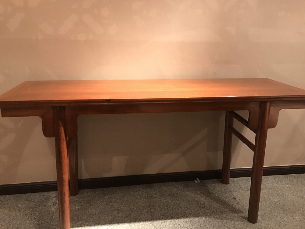 【第一次拍卖】 平头案一件,材质:坡垒.