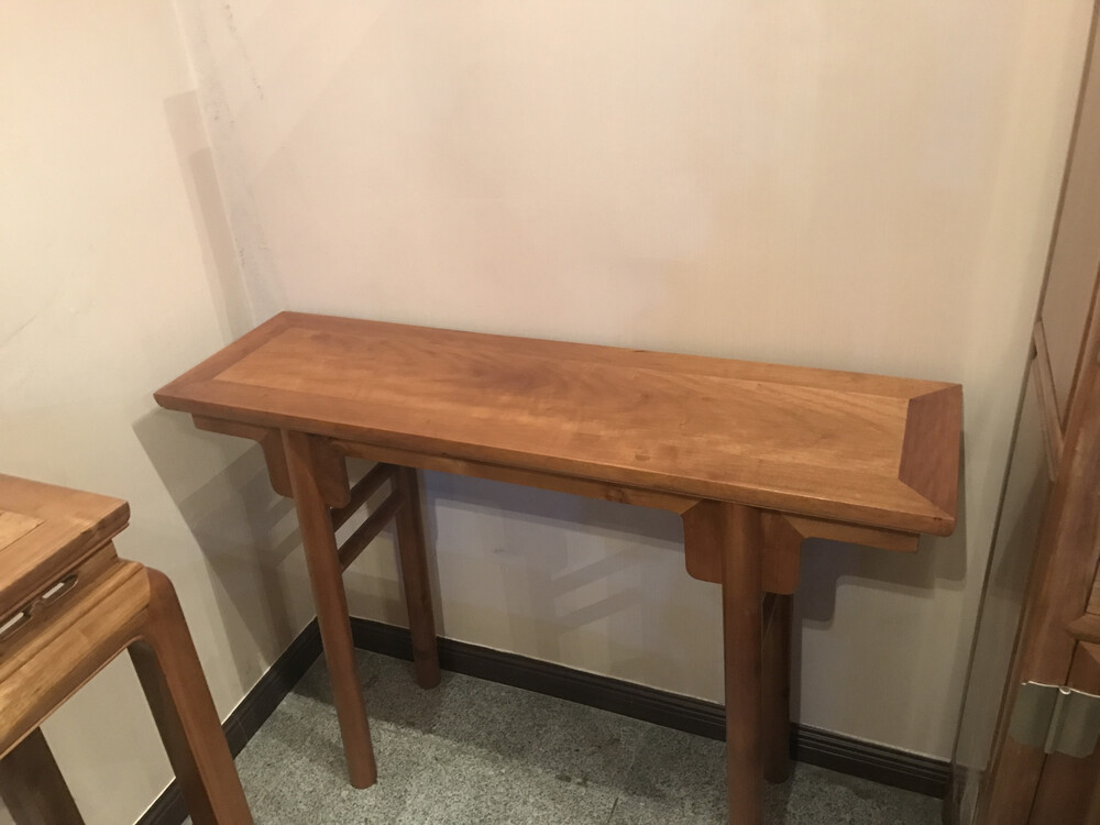 【第一次拍卖】 小平头案一件,材质:坡垒.