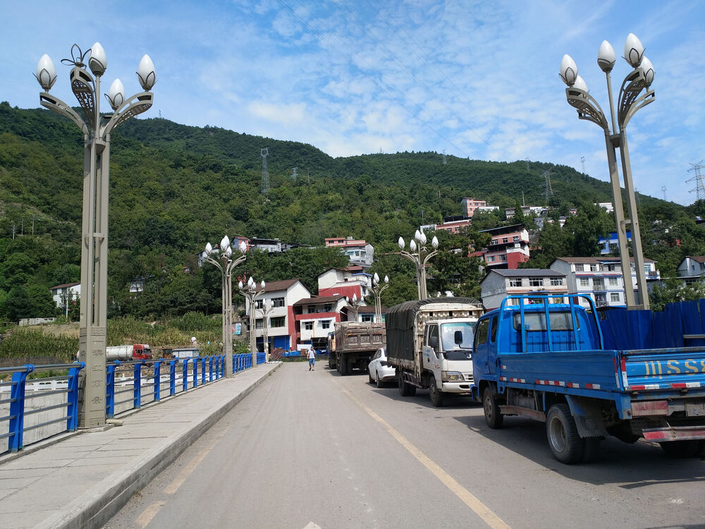 四川省万源市太平镇毛坝子村三社一宗商住用地土地使用权