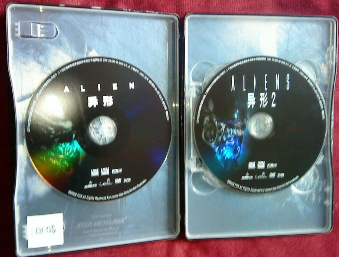 异形战场（金属珍藏版）（特价促销）（4DVD9） 实拍图