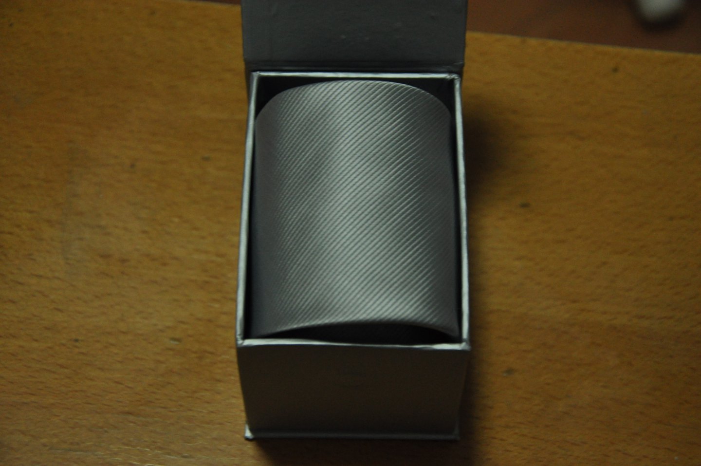 墨诺佰 领带男士商务职业领带正装经典8CM纯色领带礼盒装 银灰 实拍图