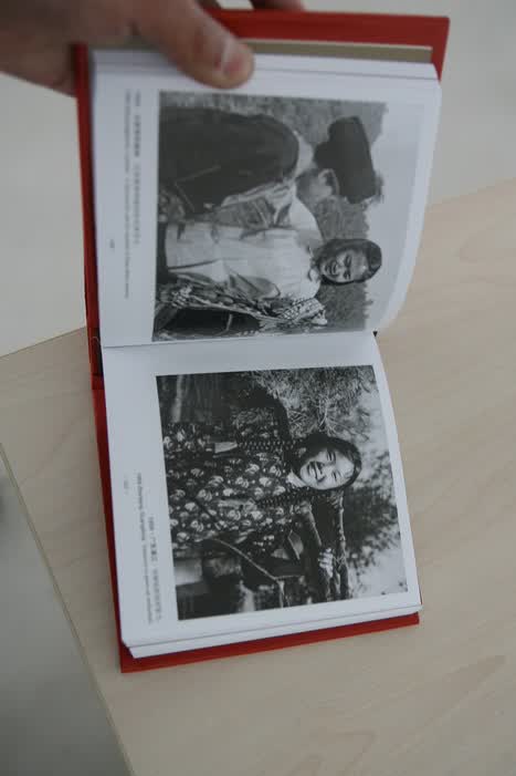 回眸百姓生态·聚焦中国生活〈人民画报〉60年纪实经典图册之〈革命年代〉 实拍图