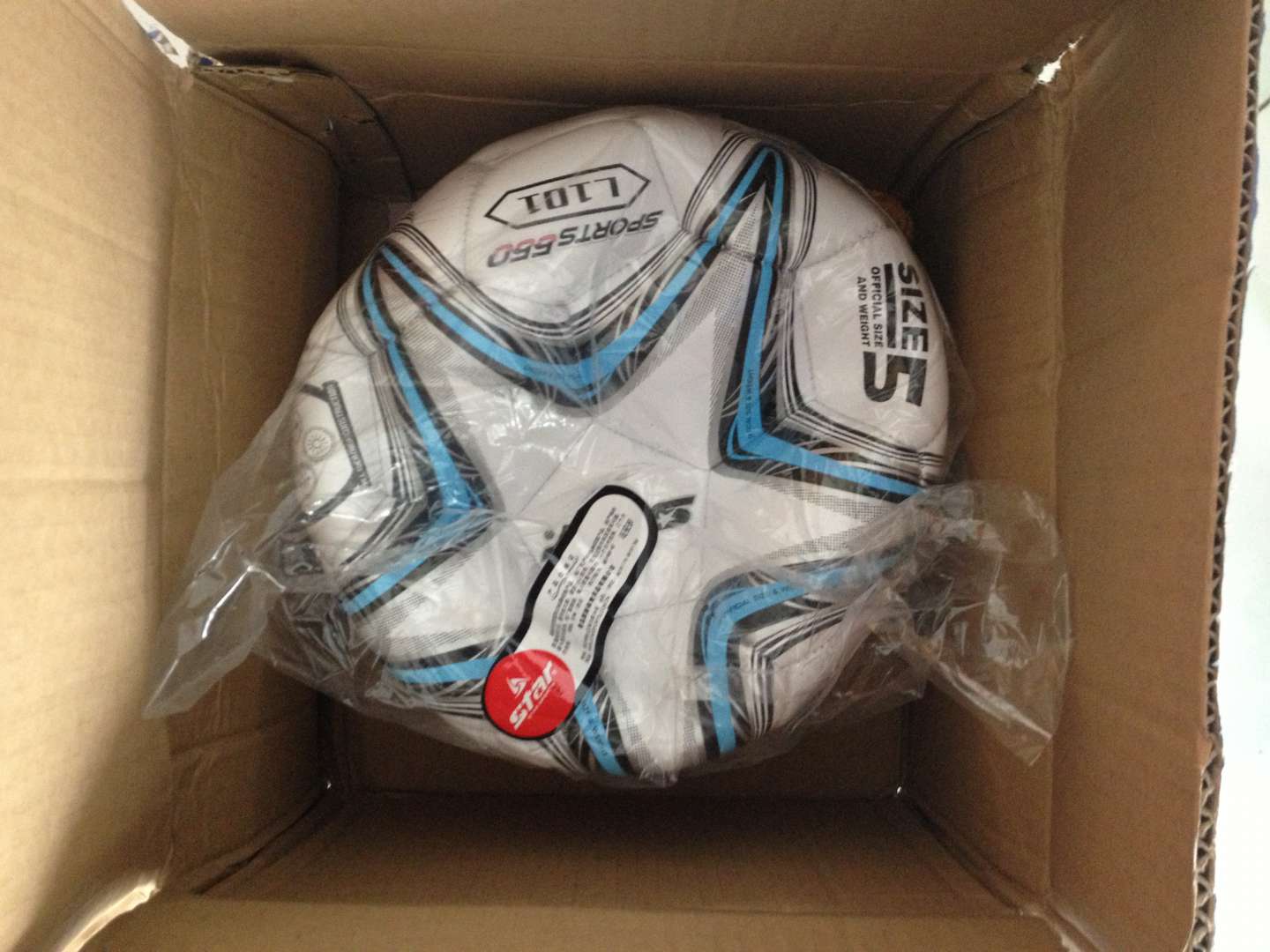 世达（star）儿童训练4号足球中小学生教学训练用5号球机缝耐磨PVC材质SB8784C SB8785C-06青少年适用5号球 送配件礼包 实拍图