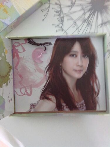 孟庭苇：太阳出来了（CD+DVD）（附赠琉璃工房限量月亮琉璃坠饰） 实拍图