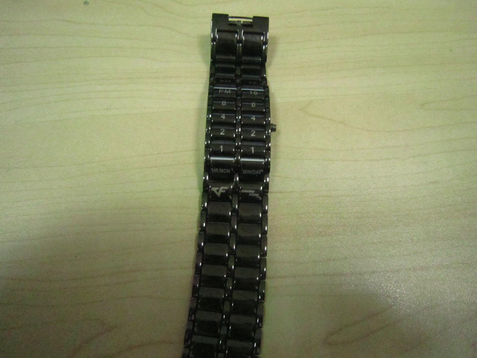 CF穿越火线 钢铁壁垒手表 实拍图