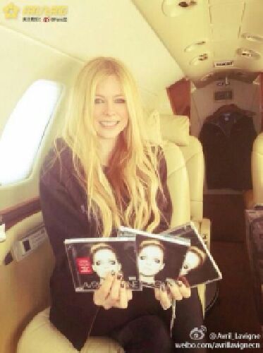 Avril Lavigne艾薇儿 2013最新同名专辑（CD 随碟附精美便签盒）（京东专卖） 实拍图