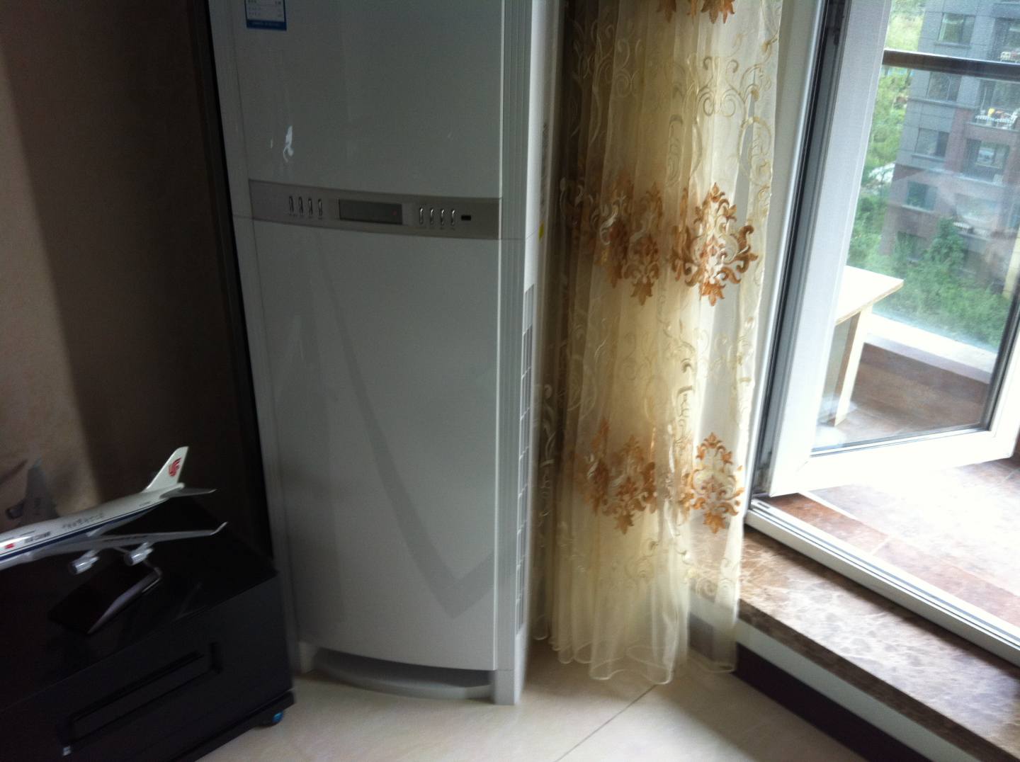 格力(gree) kfr-72lw/e1(72568l1)d4c-n2(b) 3匹 立柜式鸿运满堂定频