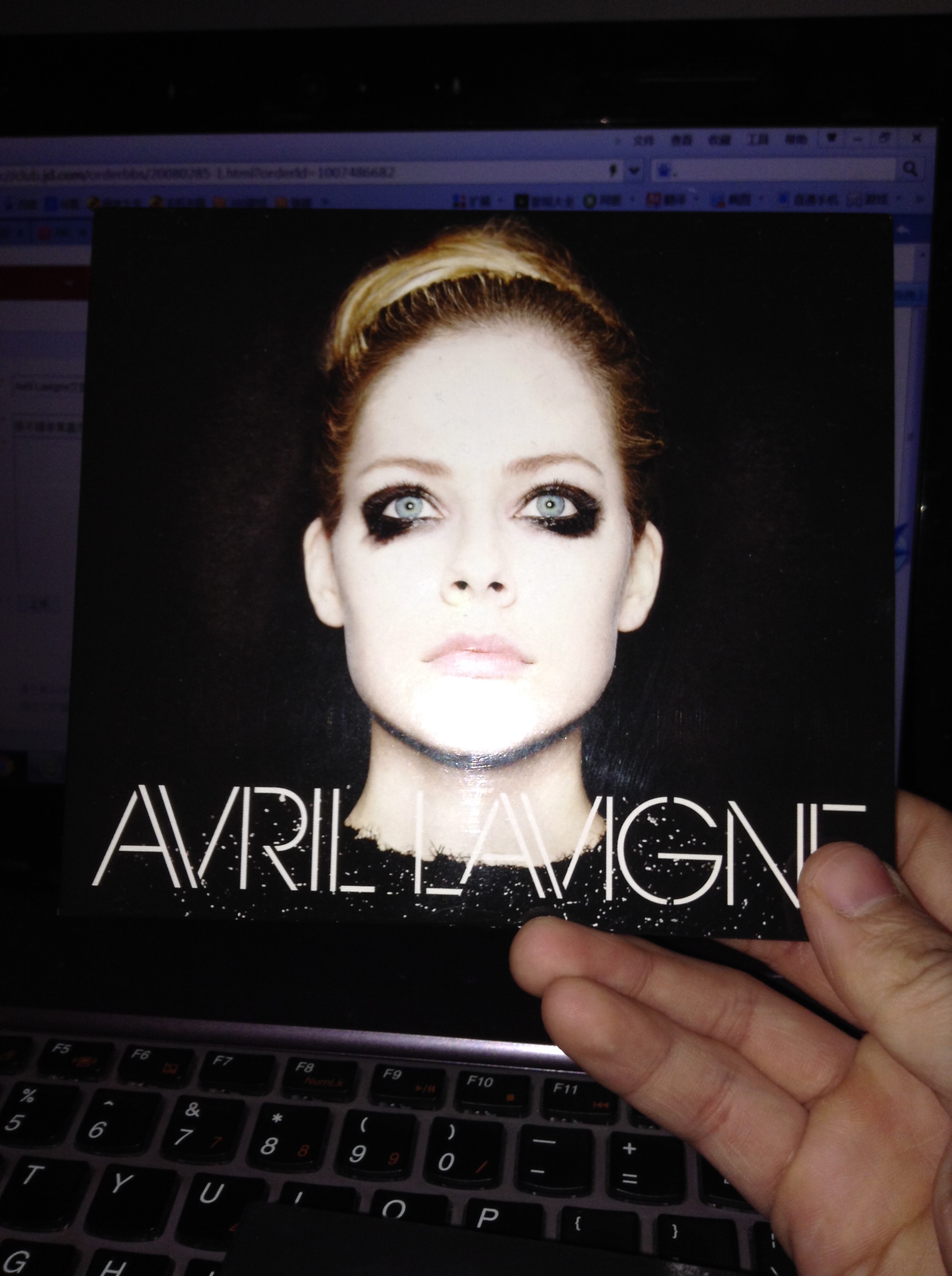 Avril Lavigne艾薇儿 2013最新同名专辑（CD 随碟附精美便签盒）（京东专卖） 实拍图