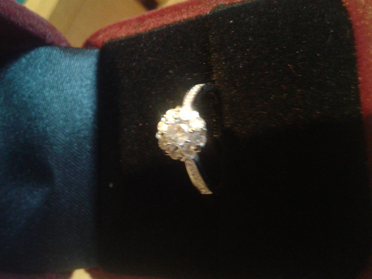 诗华珠宝 一克拉效果钻戒正品求婚结婚钻石戒指女款30分50分豪华群镶