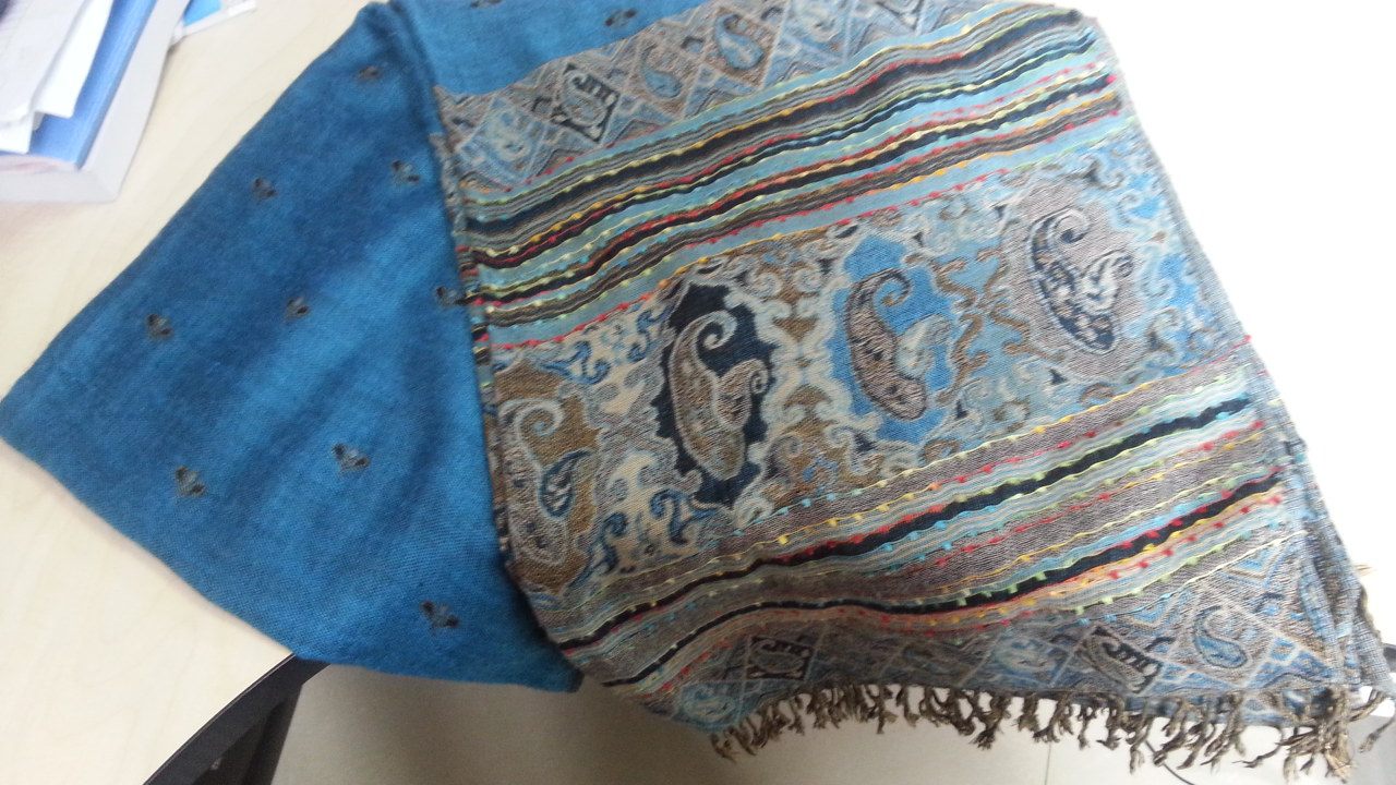 江南故事围巾女秋冬季经典英伦格子羊毛围脖男女情侣款礼盒装 深灰色 实拍图