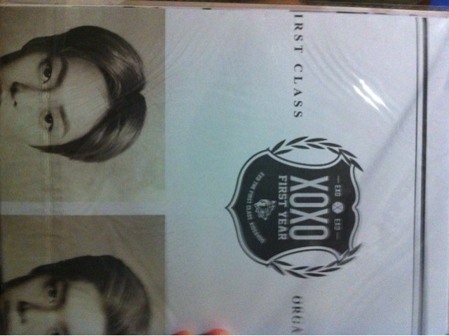 EXO-K 1st Album XOXO（Kiss Ver.）（亲亲抱抱）（CD）（限量预购版） 实拍图