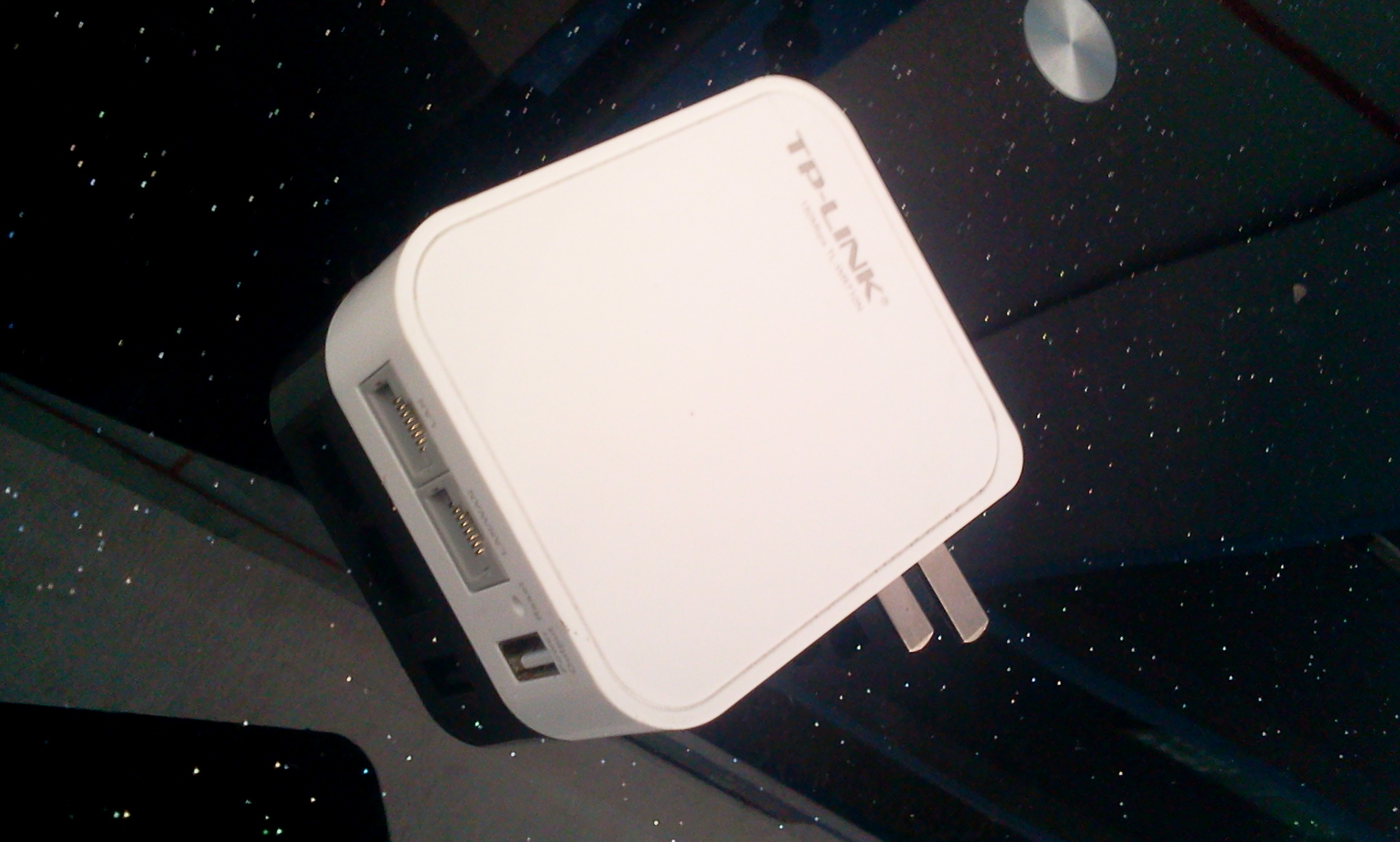 150m迷你型无线路由器如何设置密码