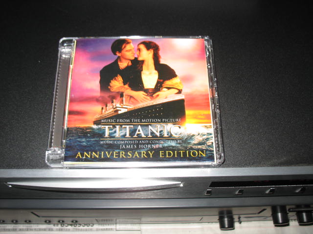 詹姆斯·霍纳：泰坦尼克号电影原声音乐百年纪念版（古典2CD） 实拍图