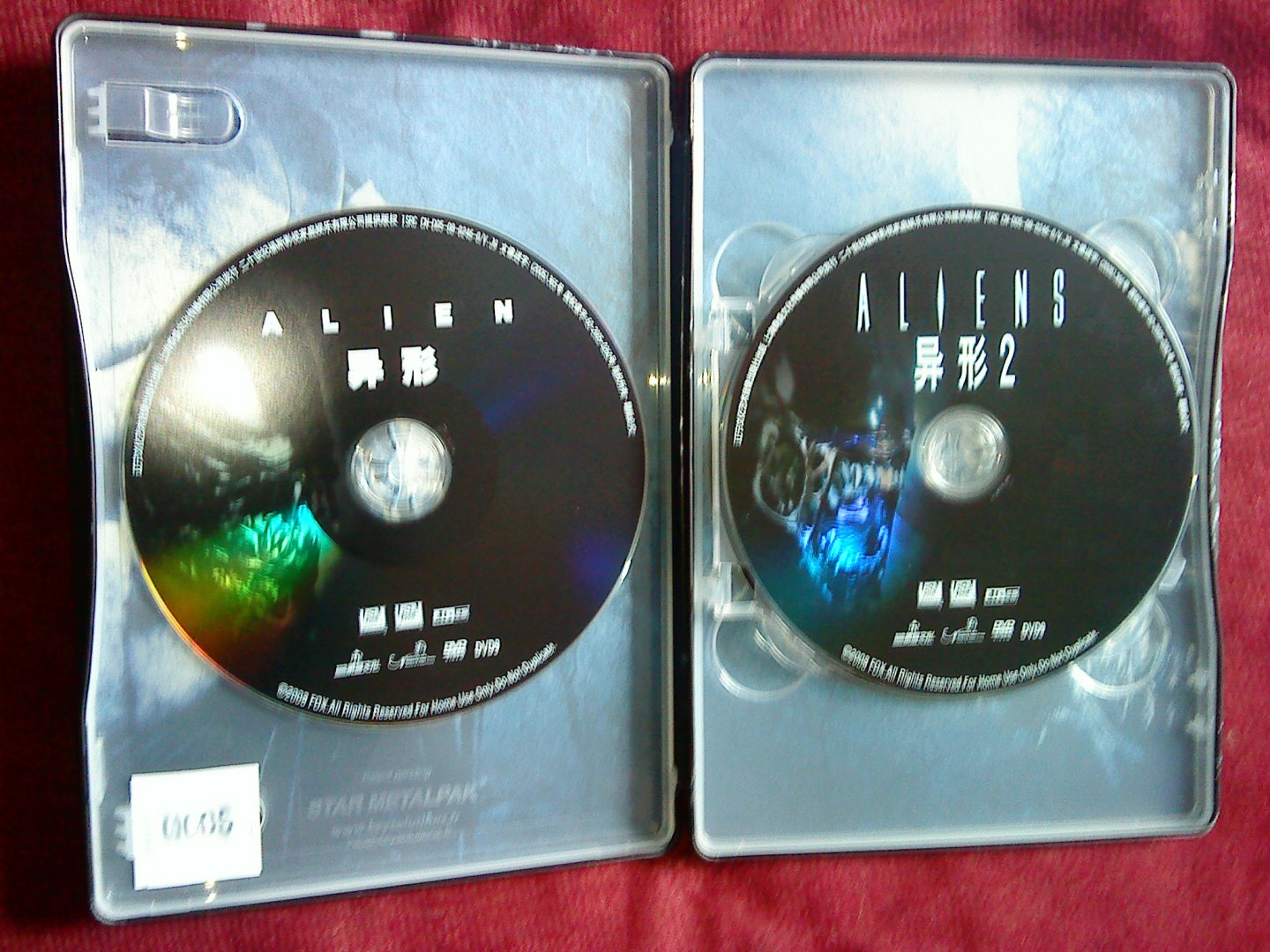 异形战场（金属珍藏版）（特价促销）（4DVD9） 实拍图