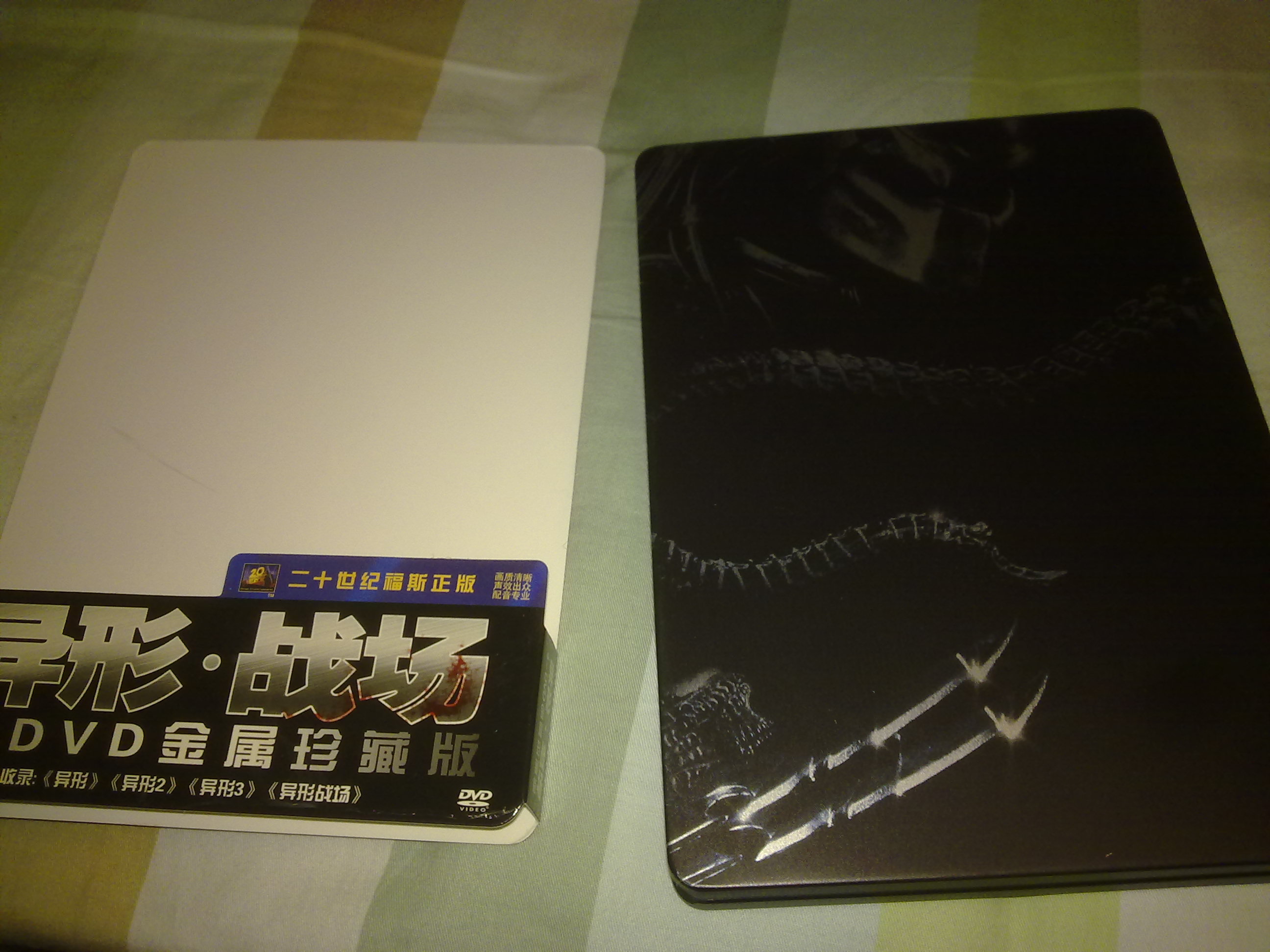 异形战场（金属珍藏版）（特价促销）（4DVD9） 实拍图