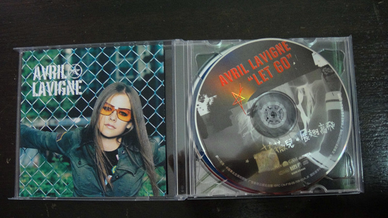 艾薇儿（2CD+1DVD）影音珍藏 实拍图