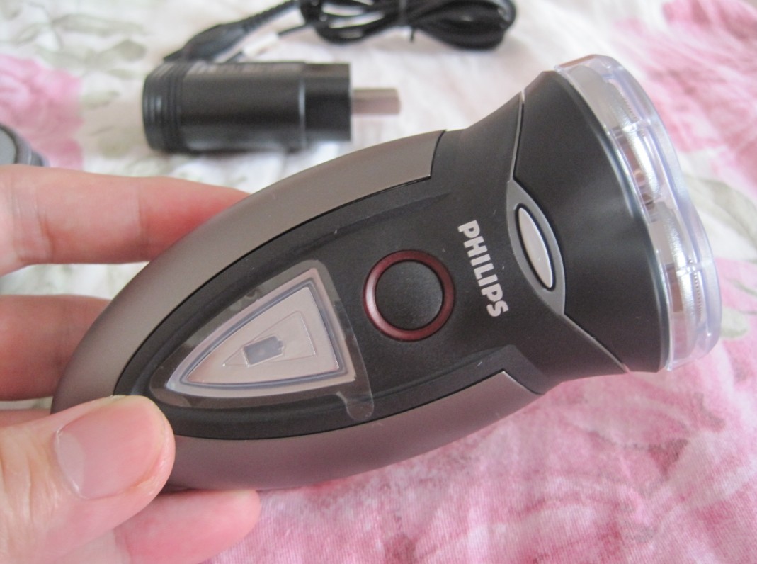 飞利浦(philips)hq6075 双刀头电动剃须刀 黑色--飞利浦(philips)hq
