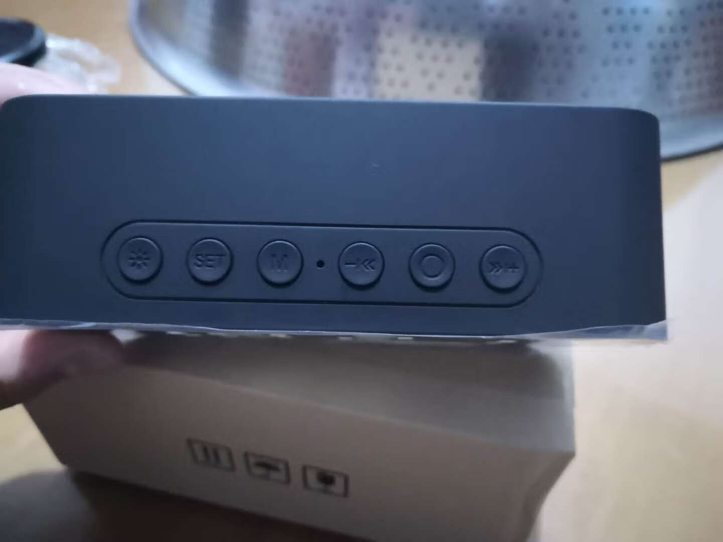 海威特(Havit)M3蓝牙音箱智能时钟闹钟镜面全屏迷你便携低音炮无线插卡收款播报音响神秘黑