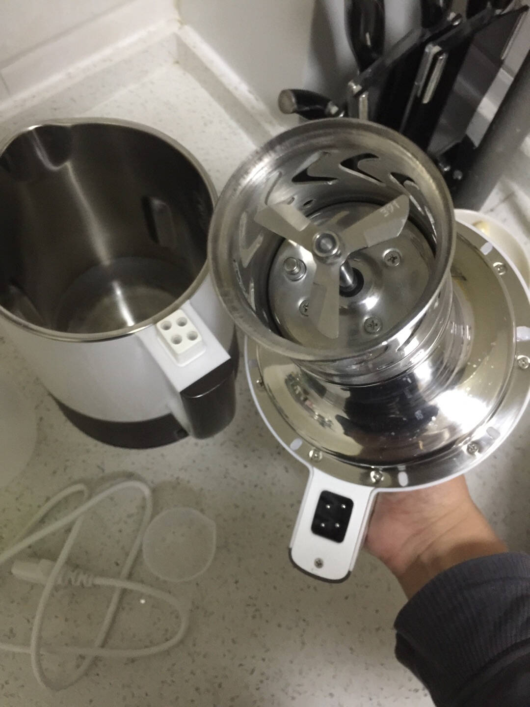 九阳Joyoung豆浆机1-1.2L全不锈钢无网家用多功能DJ12E-A605DG