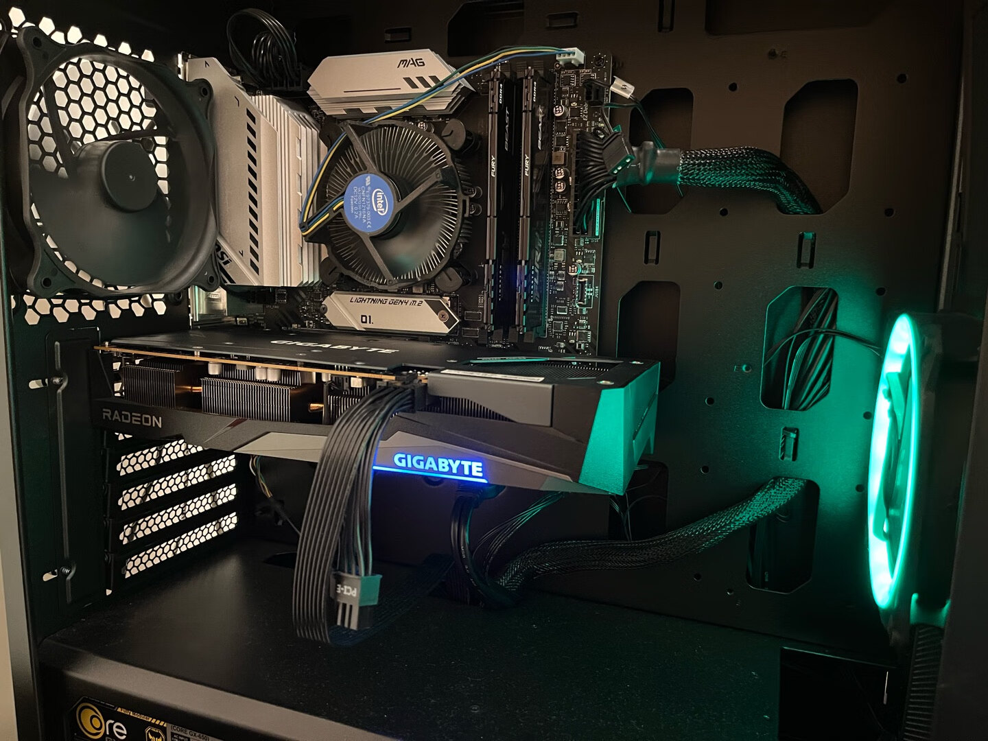 技嘉radeon rx 6600 xt eagle 猎鹰-质量好吗?到底哪个好?