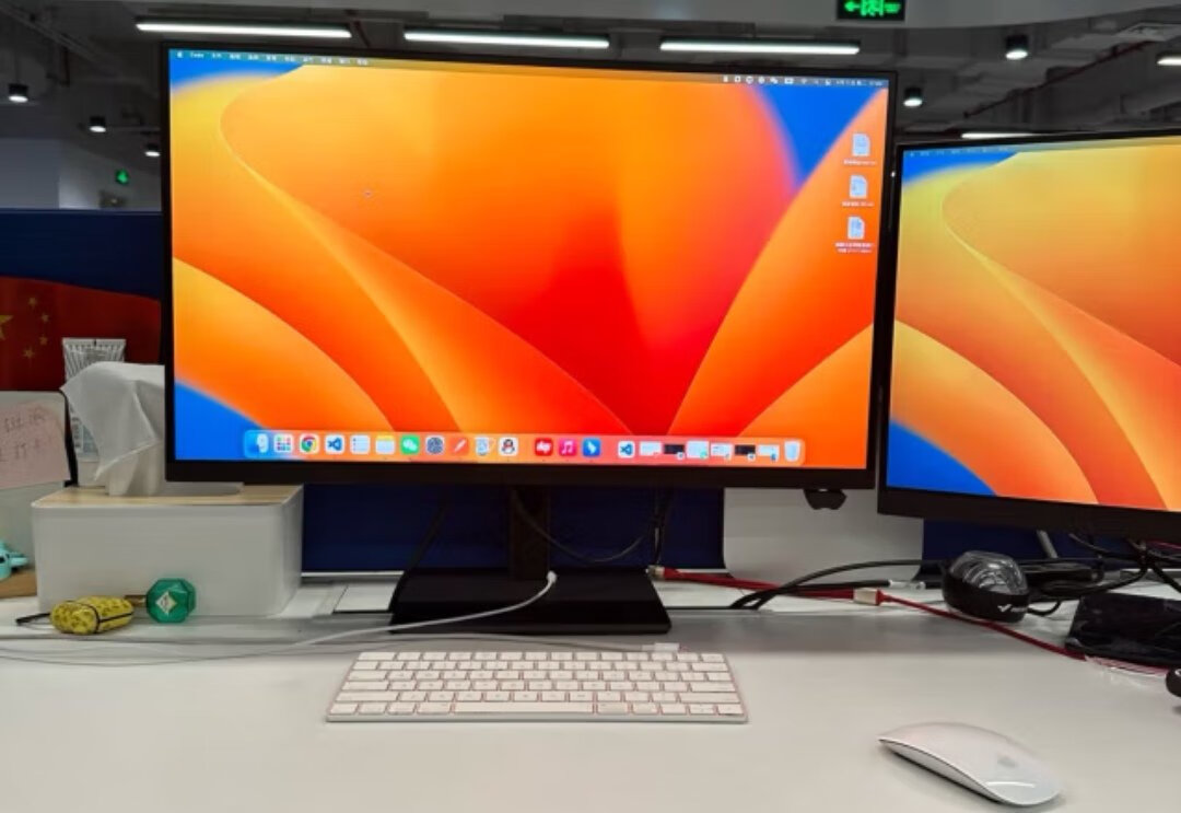 Mac电脑外接显示器，有什么便宜又好用的推荐，还能给MacBook充电的？