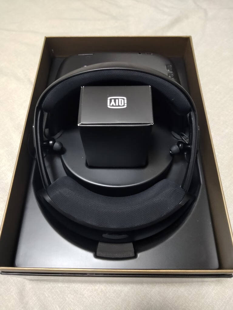 爱奇艺奇遇2S胶片灰4KVR一体机VR眼镜4G+128G内存丰富影视游戏资源